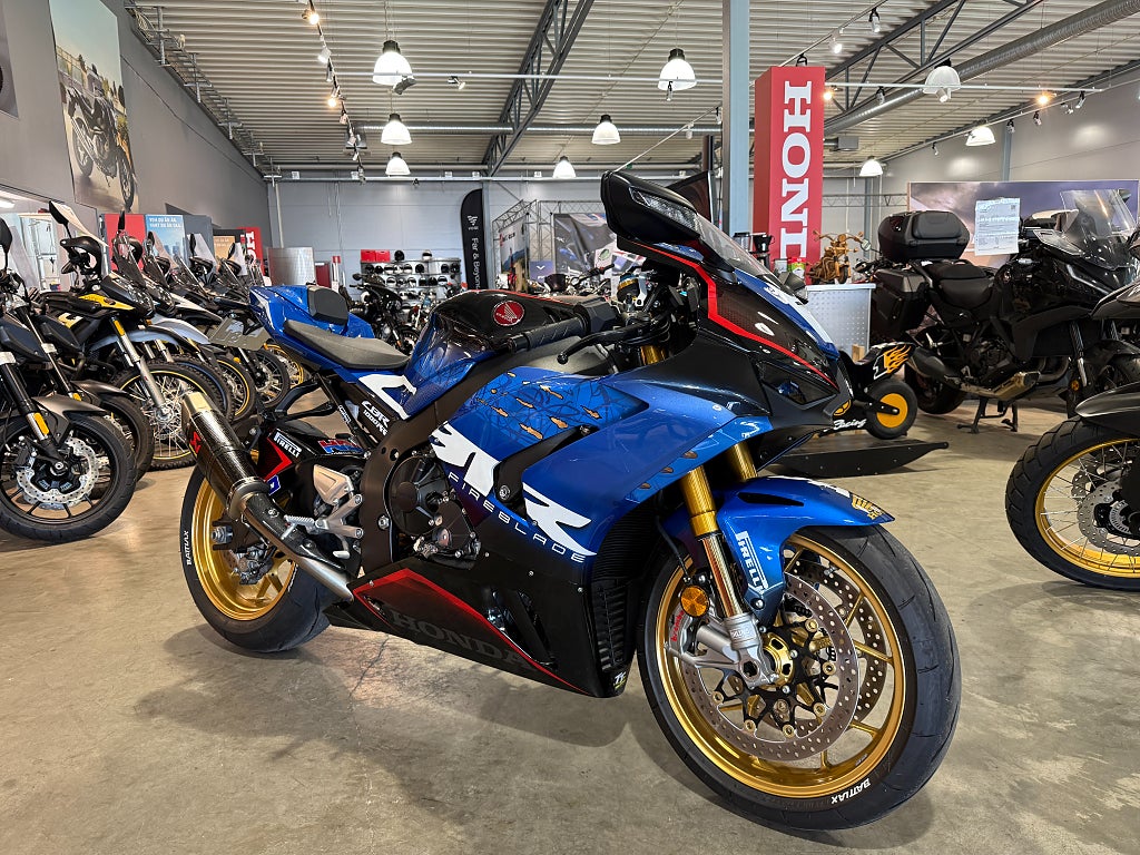 Honda CBR1000RR-R Fireblade #Endast 330mil & Special lackad av Q-Ster#