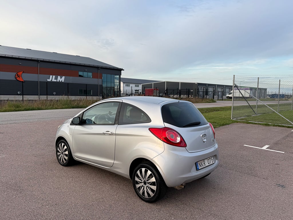 Ford Ka 1,2 Titanium//Låga Mil//Endast 448kr Årsskatt//NyServad