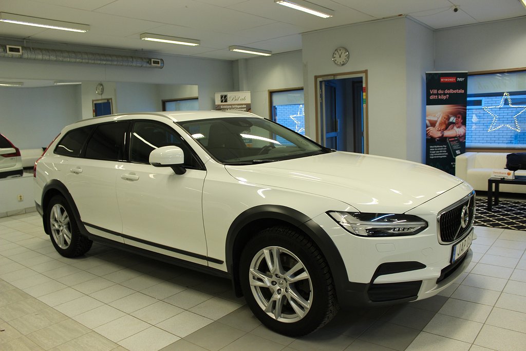 Volvo V90 Cross Country D4 AWD Momentum 