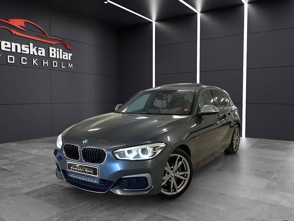 BMW M140i xDrive/Steptronic/TAKLUCKA/STORA SKÄRMEN/NAVI/H&K