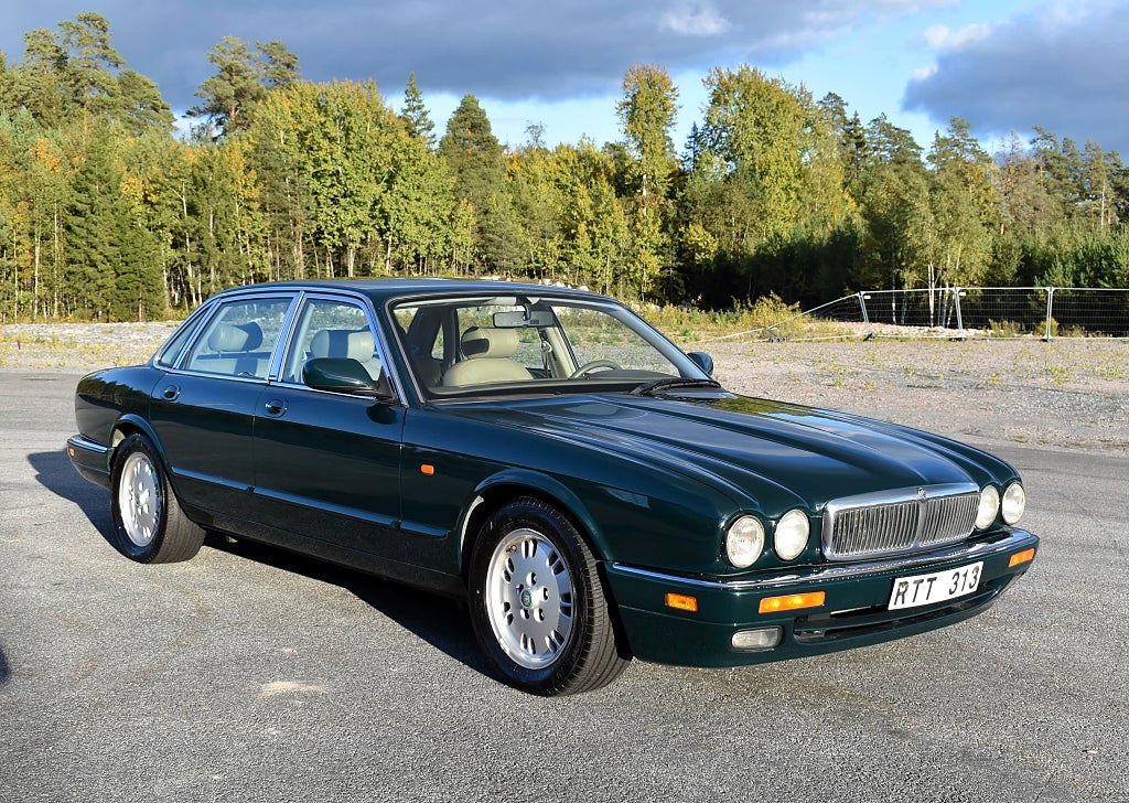 Jaguar XJ 4.0 241 HK AUT BRITISH RACING GREEN FINT SKICK