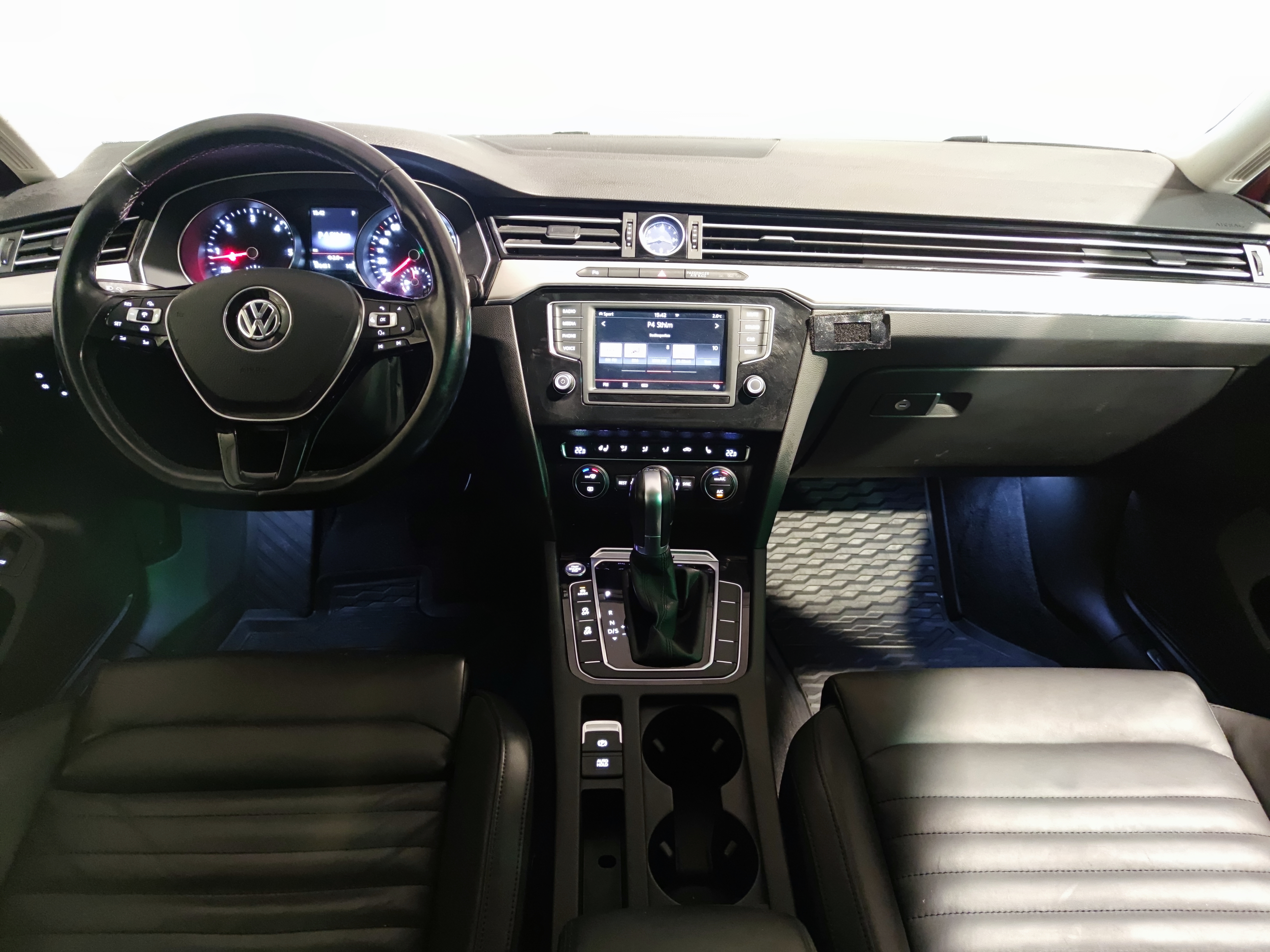 Volkswagen Passat 2016, bild 2/46