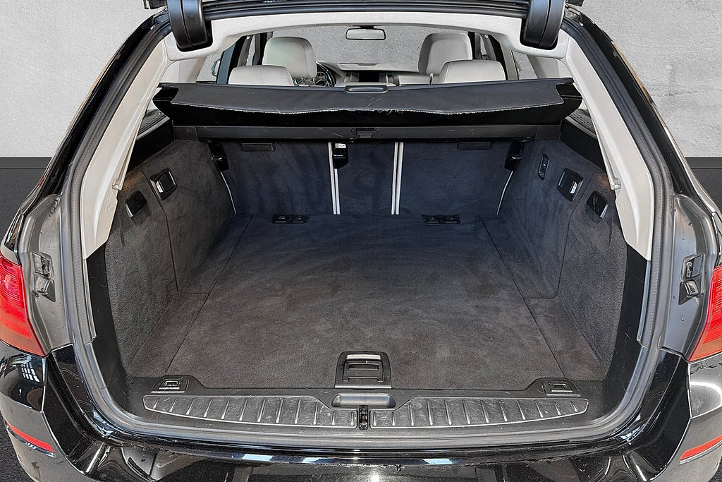 BMW 520d xDrive Touring Steptronic B-Kamera Dragkrok 2-Ägare