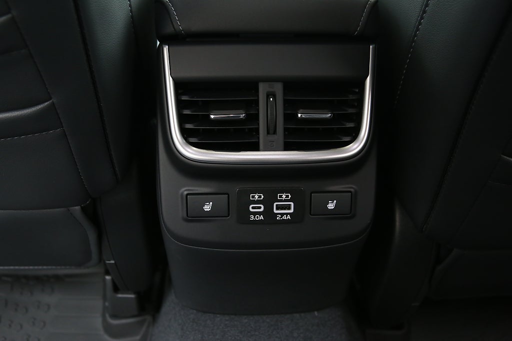 Subaru Outback Limited | 3 fria Service.