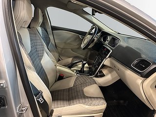 Volvo V40 Cross Country D3 Momentum Värmare Psens S&V-däck