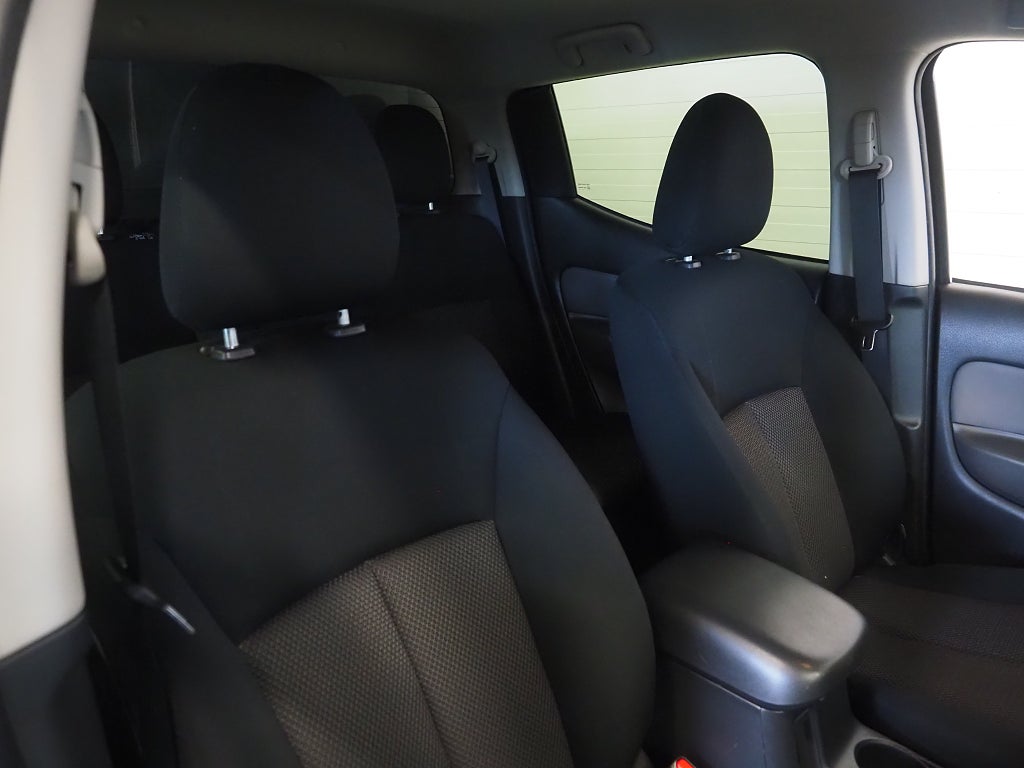 Mitsubishi L200 Dubbelhytt 2.2 Di-D 181hk | Dragkrok | Kåpa | Kamera | 2017