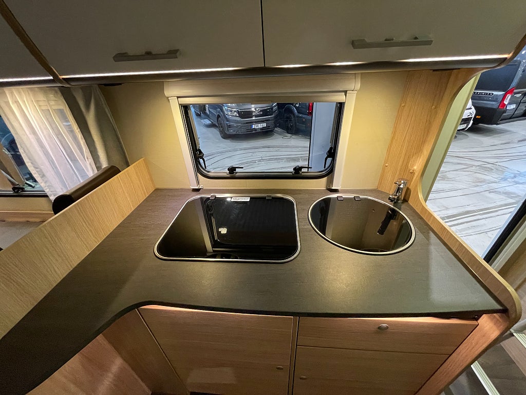 Sunlight A 72 / Automat 150hk / Våningssäng / 6 bältad /  - Sunlight