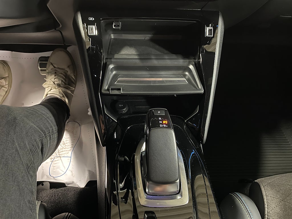 Bild på Peugeot E-2008 GT Electric 136hk, Back-kamera