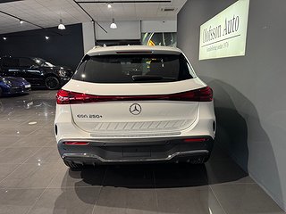 SUV Mercedes-Benz EQA 5 av 18