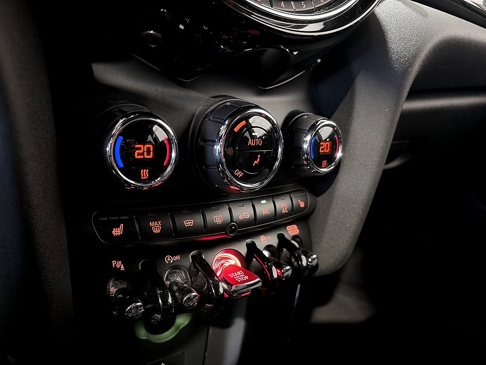 Bild på MINI Cooper S 3D 192hk Aut P-SENSORER FARTHÅLLARE KEYLESS