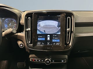Volvo XC40 D4 AWD Geartronic R-Design Drag H/K Pvärm Pano GPS SoV – bild 11