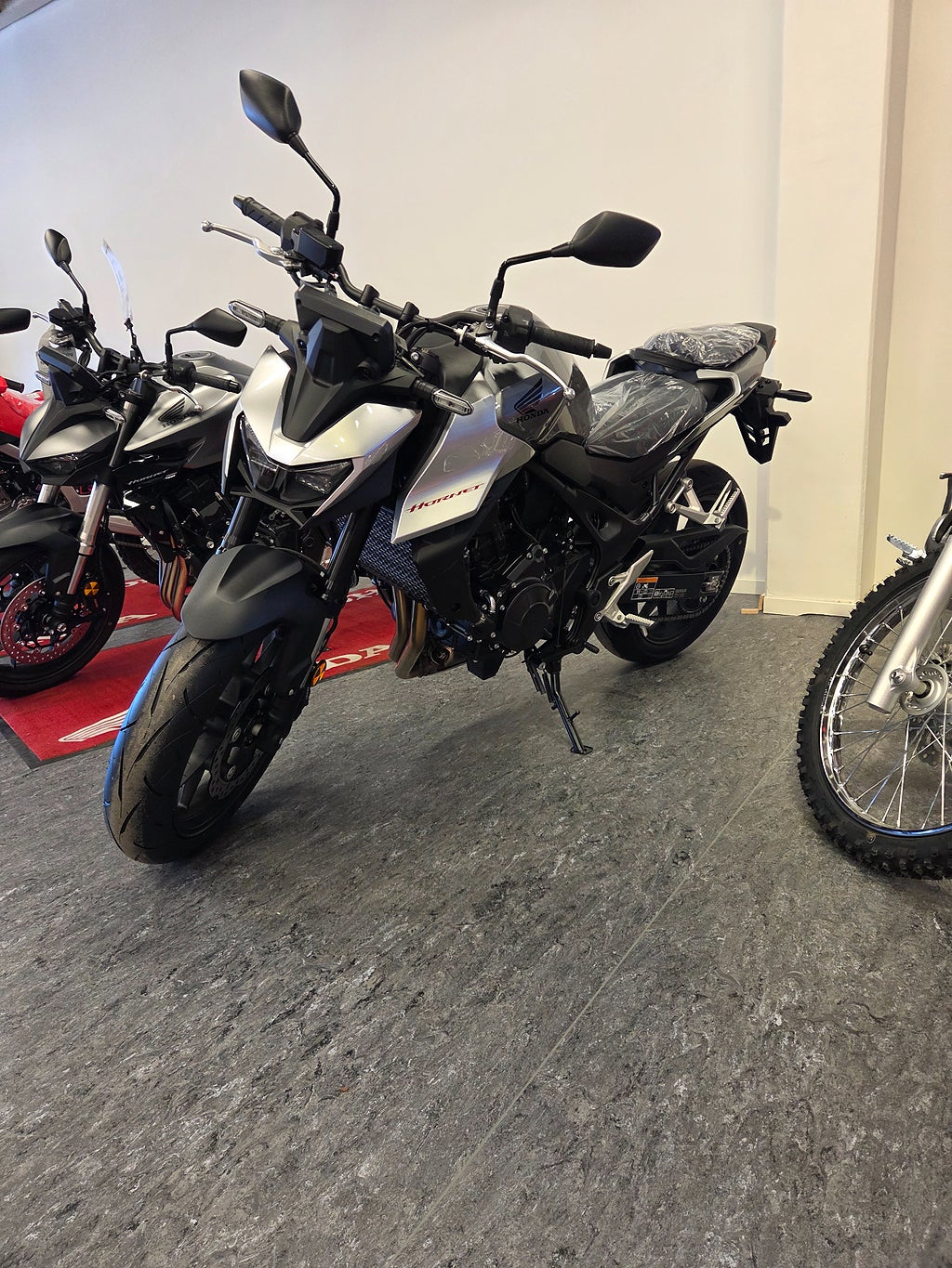 Honda HORNET 750 