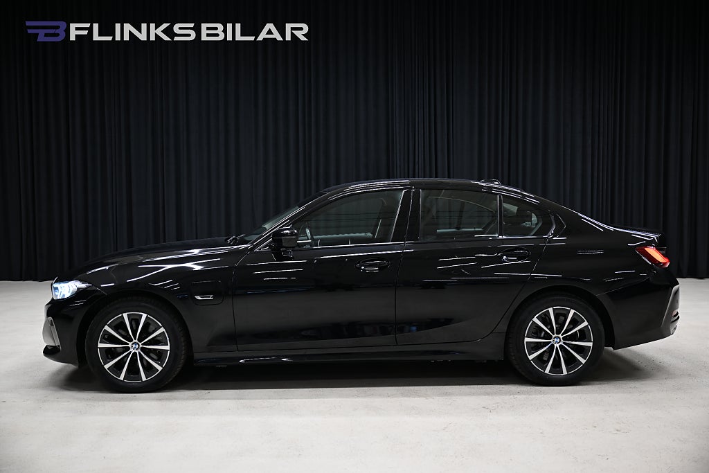 BMW 330e xDrive Sedan 292HK Navi|Widescreen|LED|Lågmil