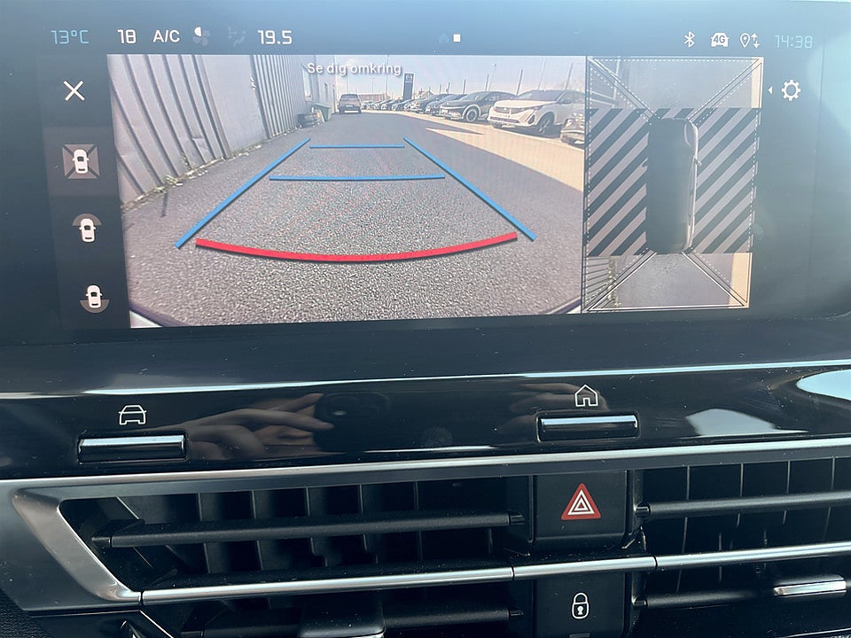 Bild på Citroën C4-X Shine 1.2 PT 130hk Aut B-KAMERA NAVI