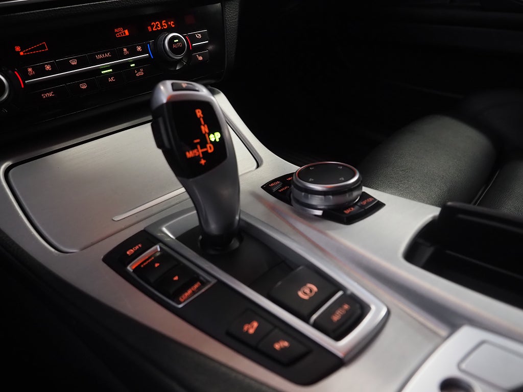 BMW 520d xDrive Touring Aut Navi Pro Kamera Drag M-Värm Läder 2017