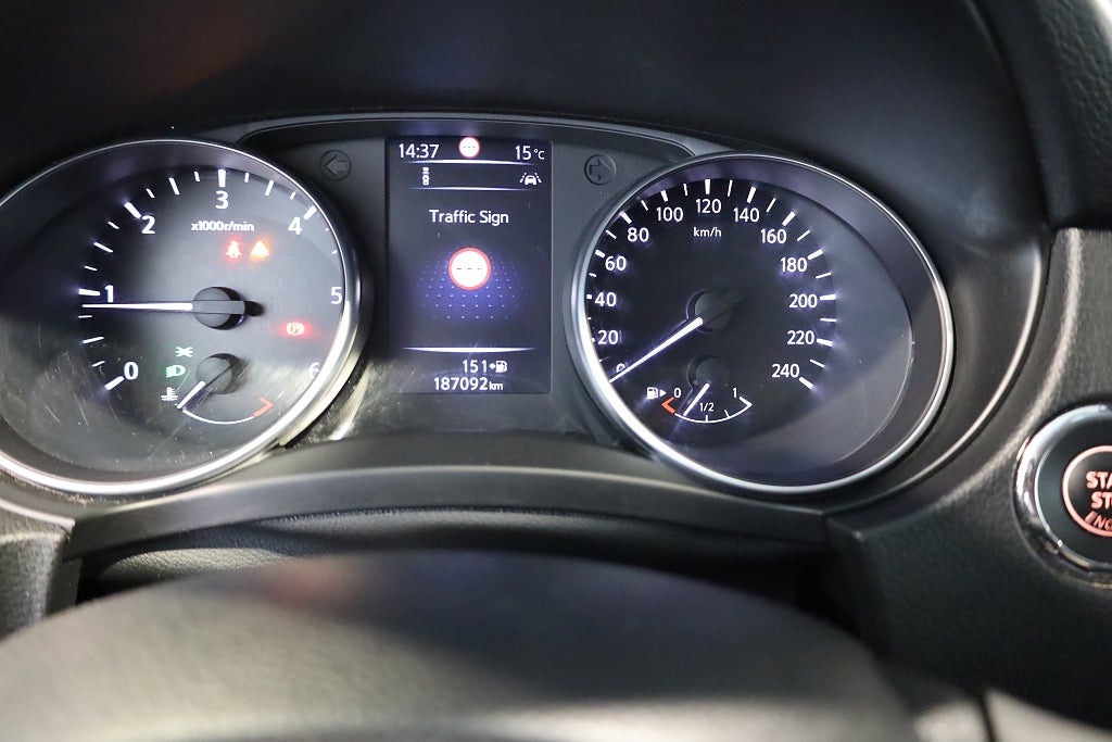 Nissan Qashqai 1.6 dCi N-Connecta 130HK Navi 360° Drag Keyless Blåtand 2017