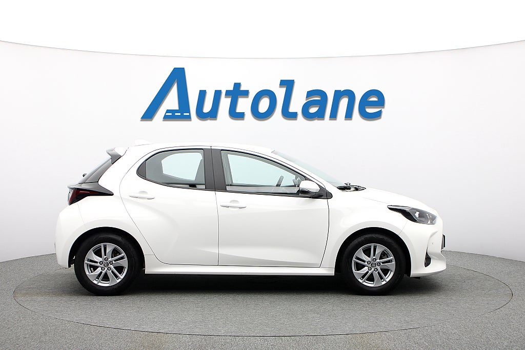 Toyota Yaris Hybrid CVT Active, B-kamera,Sensorer,Farthållare, 116hk
