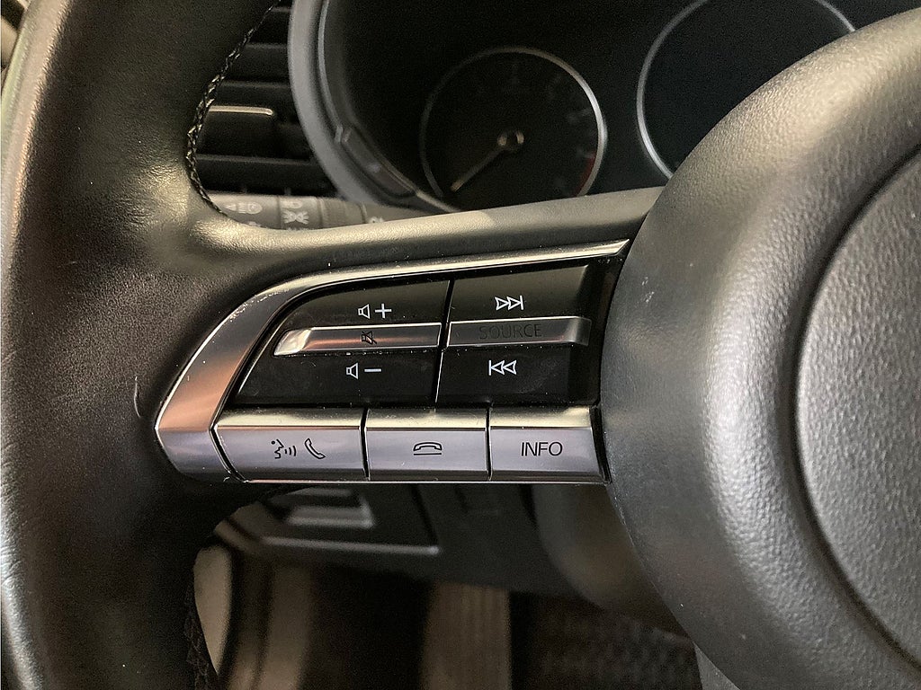 Bild på Mazda 3 Hatchback Sky 2.0 150hk Aut - B-KAMERA, 1 ÄGARE