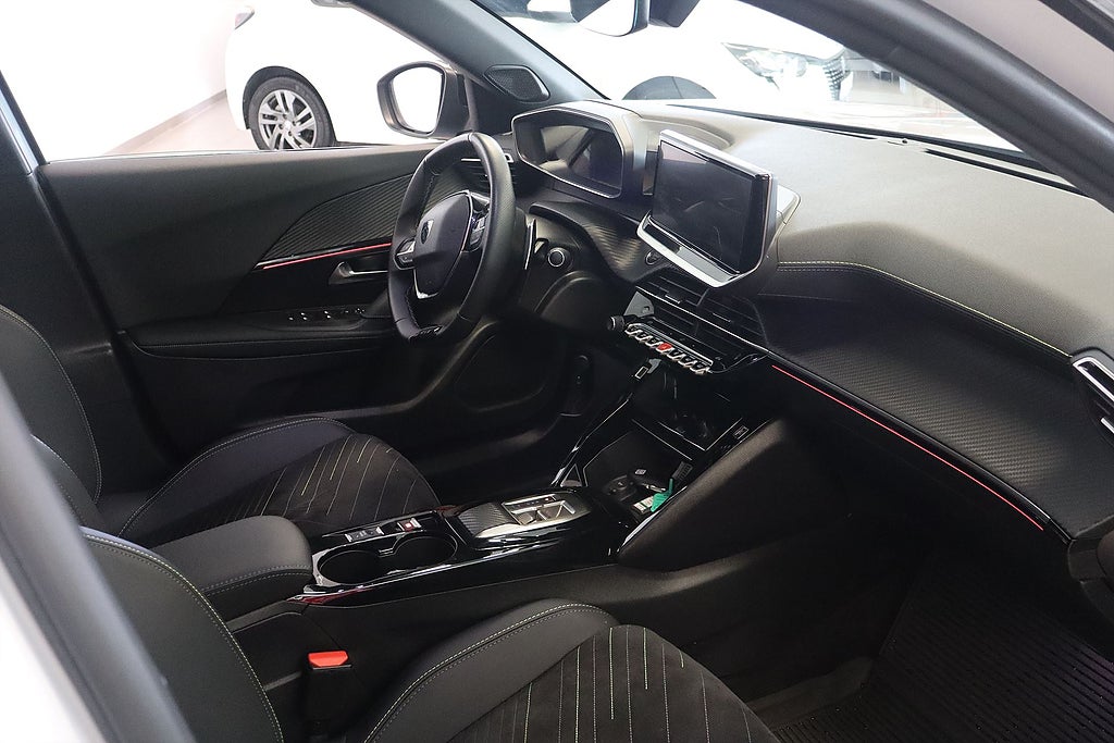 Bild på Peugeot 2008 GT 1.2 PT 130hk Aut - B-KAMERA, CARPLAY, NAVI