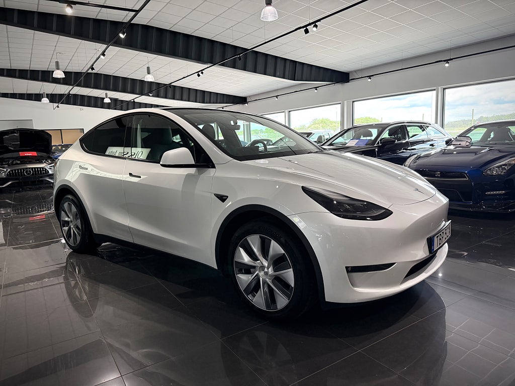 Tesla Model Y Long Range AWD Glastak 514hk - bild 14