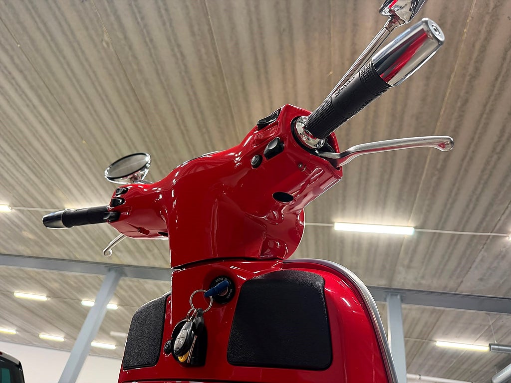 Vespa gts-300-e4 Piaggio Vespa GTS 300 Väska, Hållare, LÅG MIL, Topcas