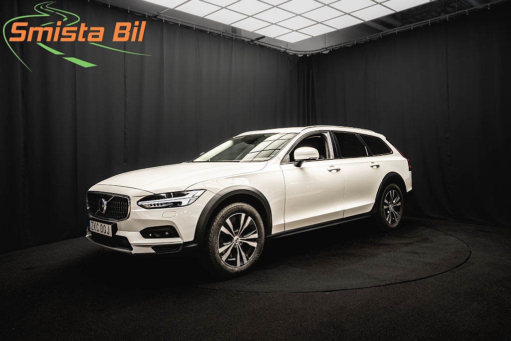 Volvo V90 Cross Country B4 AWD DRAG H/K KAMERA DYN-LED MOMS 197hk