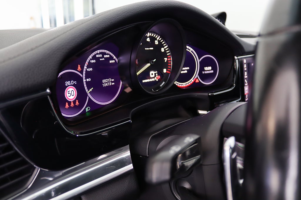 Porsche Panamera 4 E-Hybrid Sport Turismo Facelift PASM Pano Bose