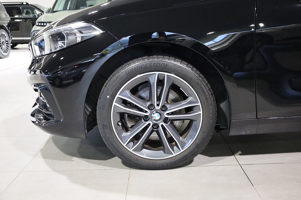 BMW 118I 136hk Sport line Aut Leasbar Navi CarPlay 2022