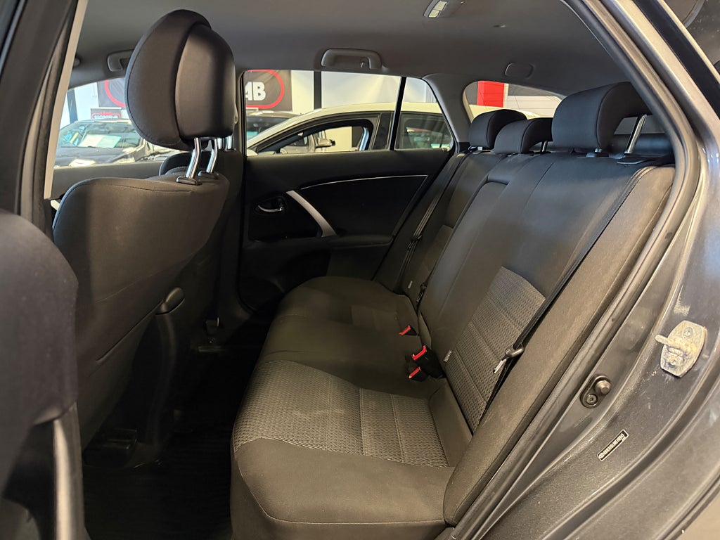 Toyota Avensis 2013 - miniatyr 26