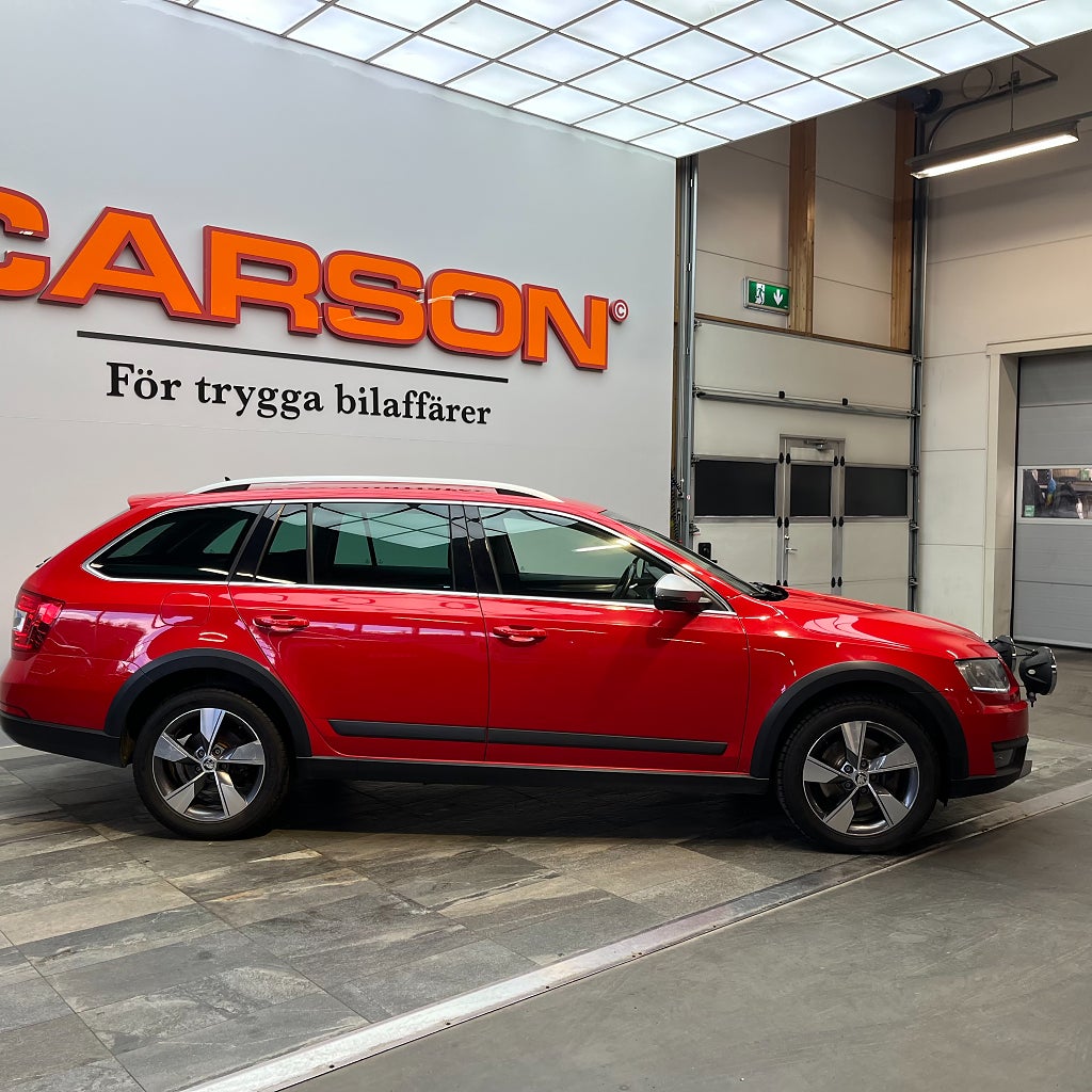 Skoda Octavia Scout 2.0 TDI 4x4 Aut Värmare Drag Carplay