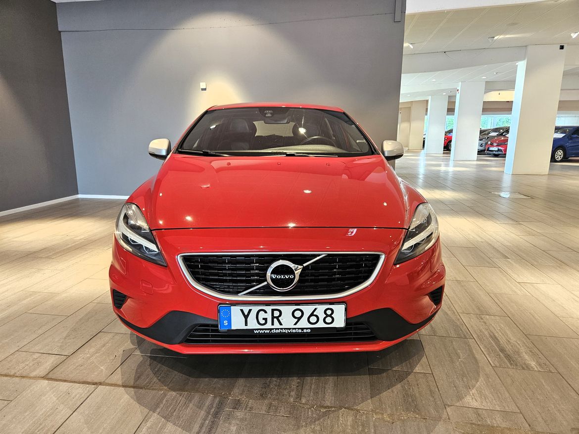 Volvo V40 T2 122hk R-design 2017, photo 3/56