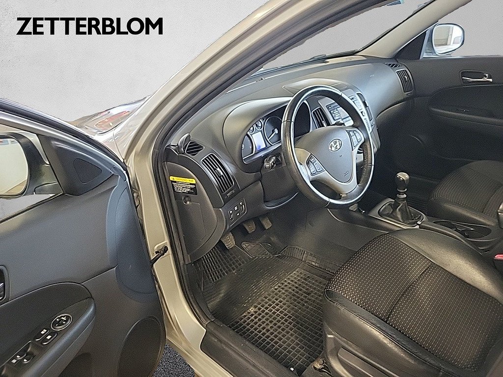 Halvkombi Hyundai i30 8 av 13