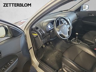 Halvkombi Hyundai i30 8 av 13