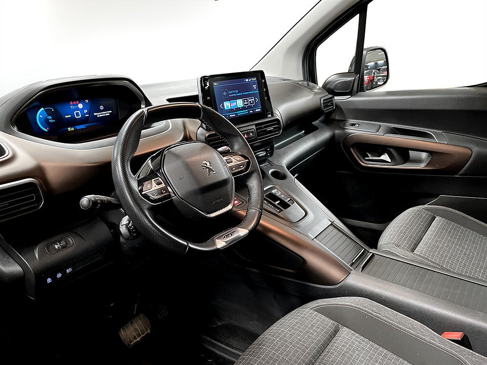 Bild på Peugeot Rifter GT 50kWh 136hk Aut L2 7-SITS 360