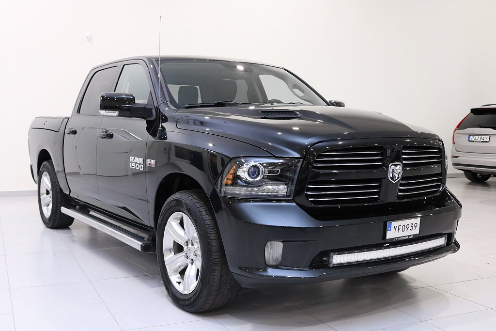 Dodge RAM Crew Cab 5.7 V8 HEMI 4x4 TorqueFlite/ Rambox / Taklucka