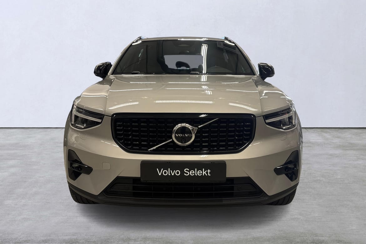 Volvo XC40 B3 FWD Bensin Plus Dark 2025, bild 7/10