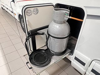 Husbil-integrerad Kabe TM IMPERIAL 910 T 8 av 38
