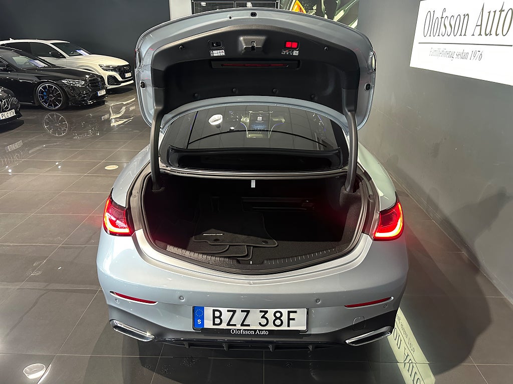 Mercedes-Benz CLE 300 4MATIC Coupé AMG Premium Värmare Glastak Drag - bild 11