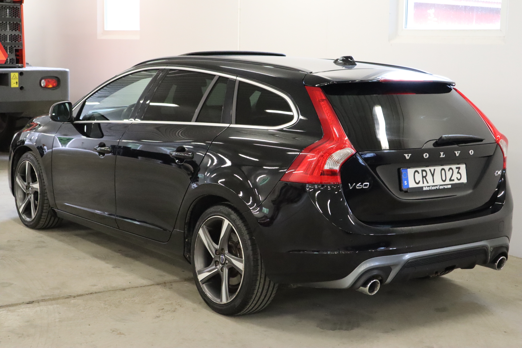 Volvo V60 D4 R-Design BE 2016, bild 2/60