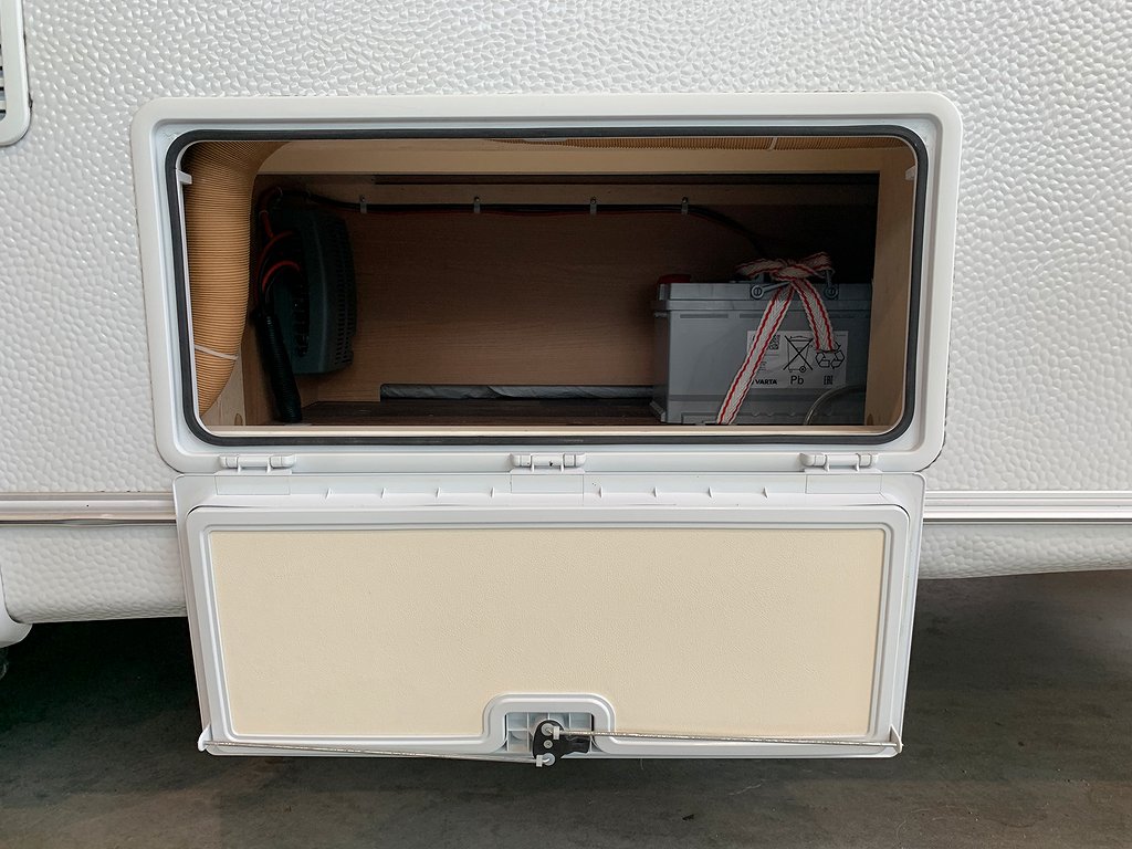 Knaus Sport  400 LK / Mover / Solcell / Markis / Barnkammare - Knaus