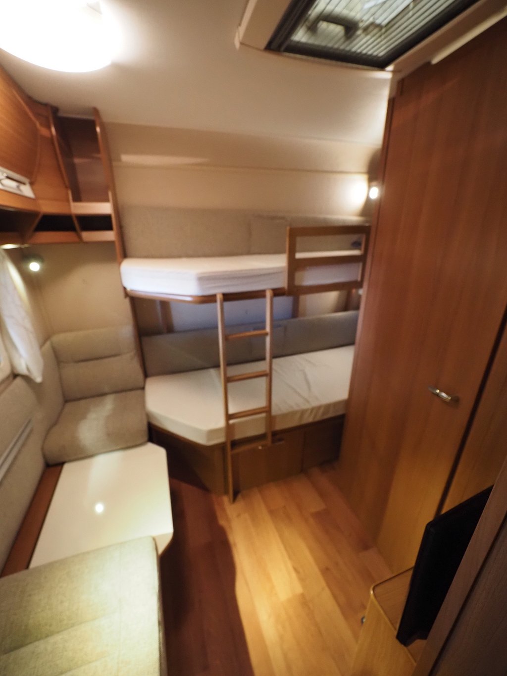Kabe 660 Classic GDL KS Barnkammare AC ALDE Markis 2015