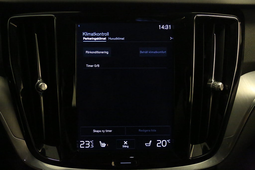 Volvo V60 Cross Country B4 Diesel 197hk Momentum AWD Aut Kamera VOC