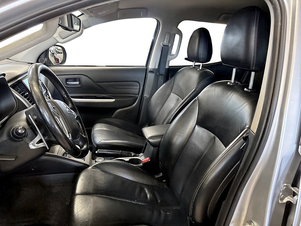 Bild på Mitsubishi L200 Dubbelhytt 2.2 Di-D 150hk Aut 4WD ELSTOL DRAG