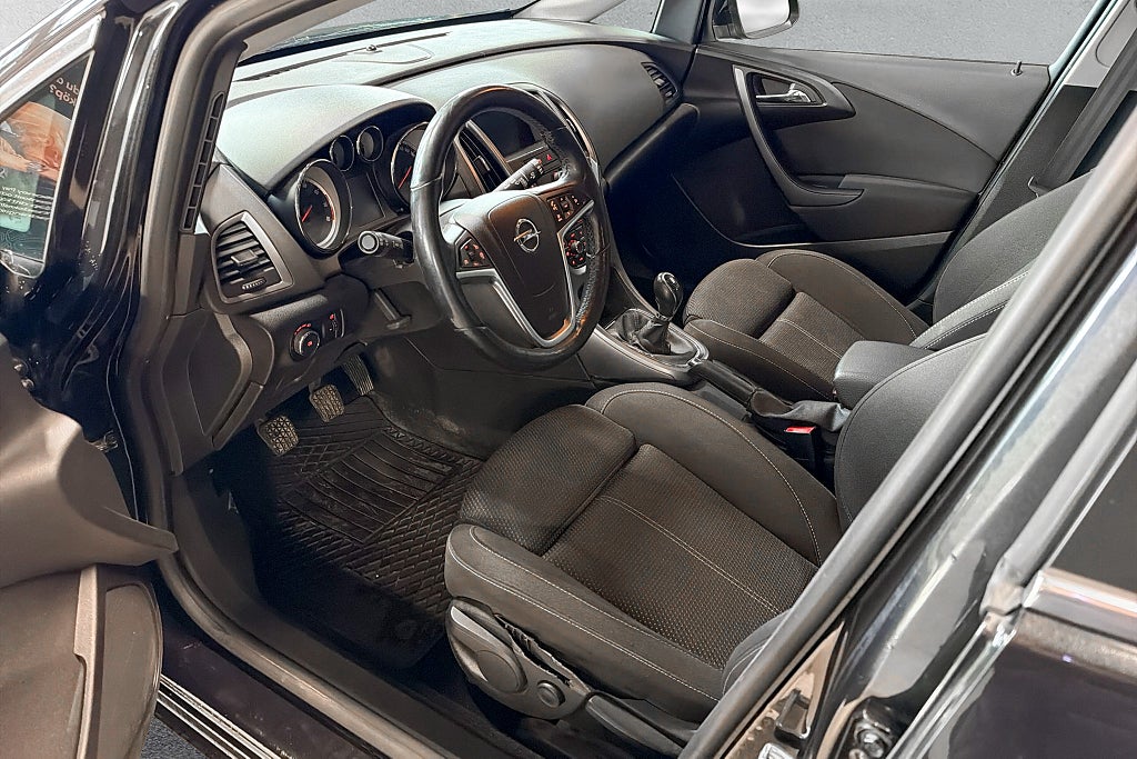 Opel Astra 1.4 Turbo Drive 1-Ägare Välservad 140HK Besiktigad