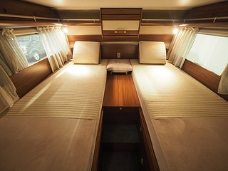 Husbil-halvintegrerad Hymer T 674 SL 8 av 19