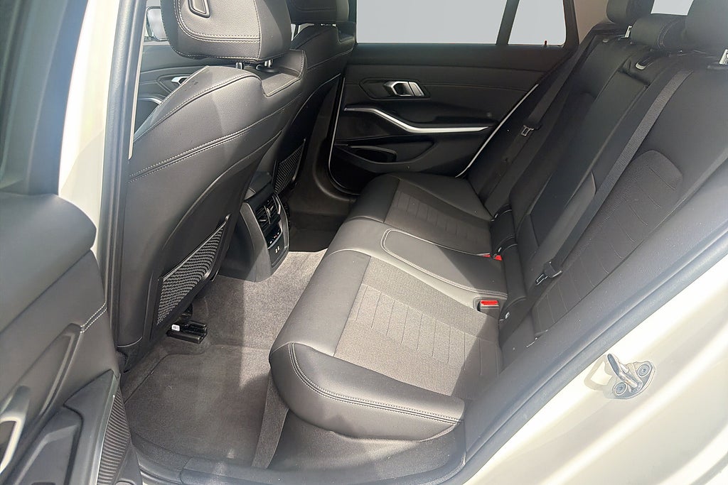 BMW 330e 2022