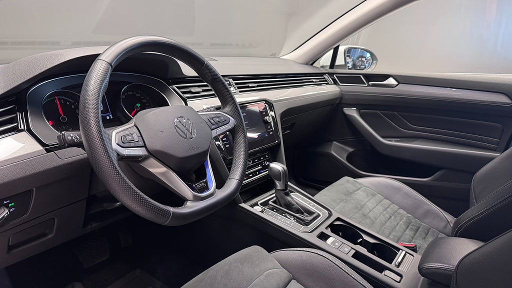 Volkswagen Passat 2023 - miniatyr 6