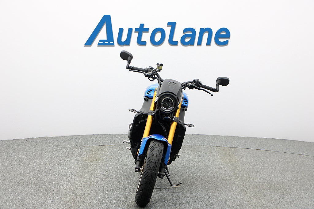 Yamaha XSR900 * IXIL Exhaust Quickshifter Tail Tidy