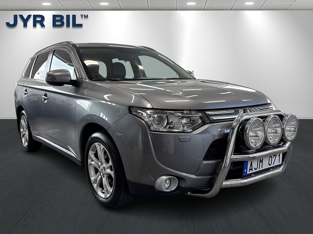 Mitsubishi Outlander 2.0 4WD CVT Business/7-sits/Backkamera
