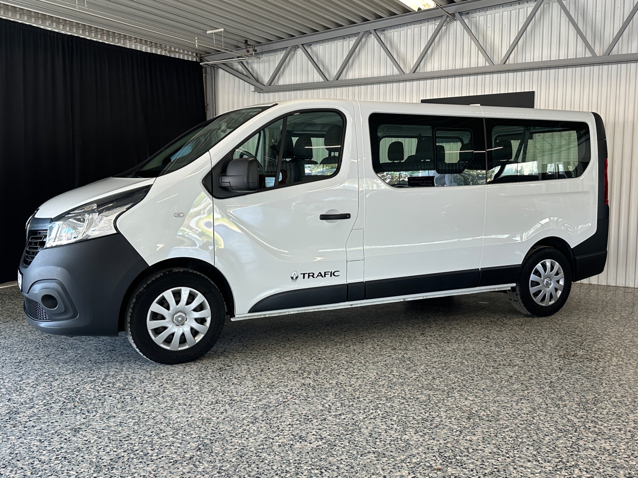 Renault Trafic Kombi 2.7t 1.6 dCi Euro 6, bild 2/16